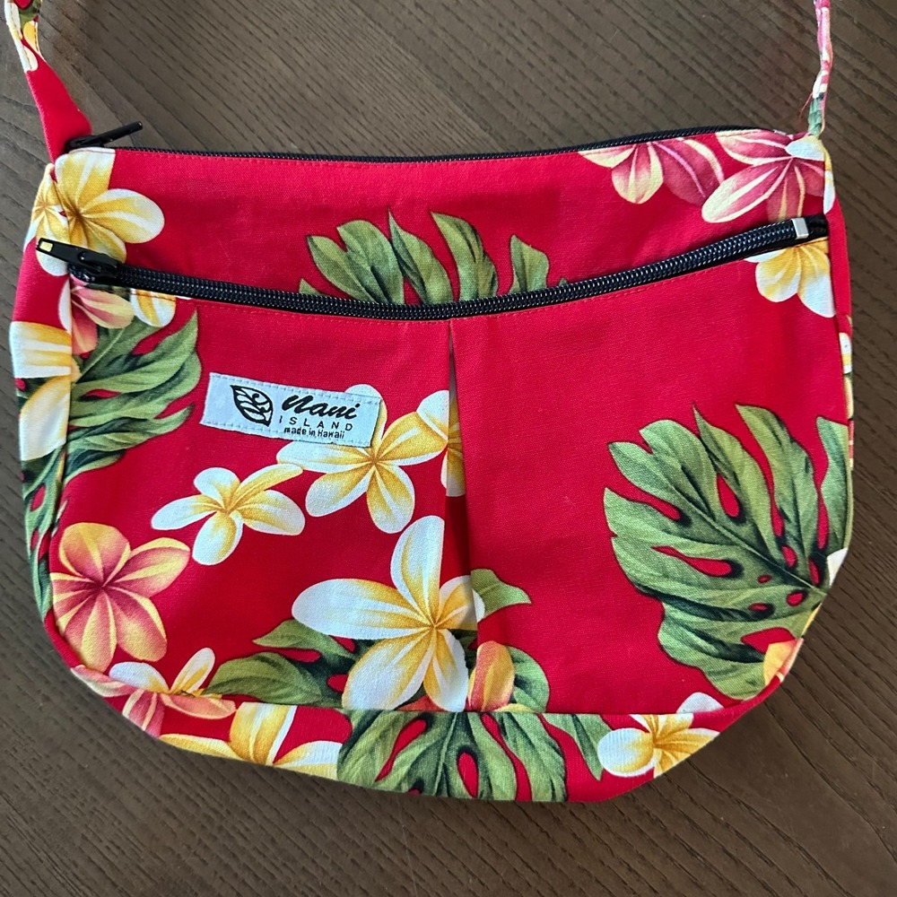 Maui Island Hawaiian Tropical Red Plumeria Floral Print‎ Small Shoulder Bag - Picture 4 of 4